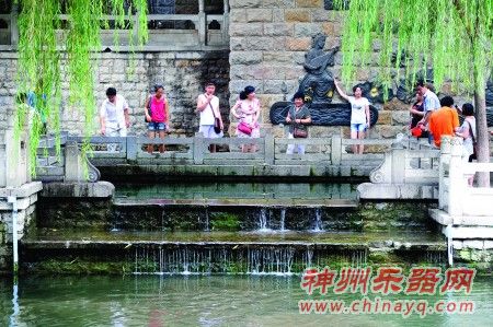 琵琶泉水互搭“弄”琴声