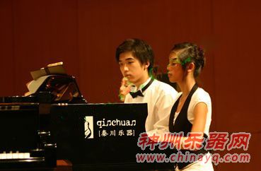 美国西北音乐学校中美文化合作交流团到石家庄访问演出