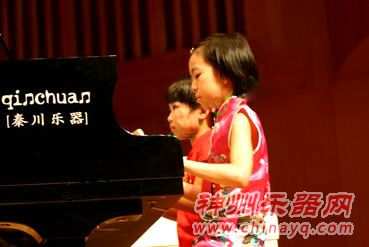 美国西北音乐学校中美文化合作交流团到石家庄访问演出