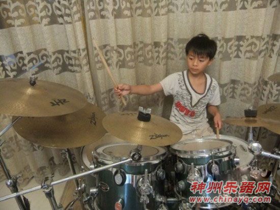 10岁长沙娃要做世界鼓王 震撼音乐大师