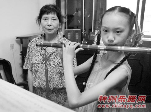 江西九江10岁竹笛少女吹出京奖 - 神州乐器