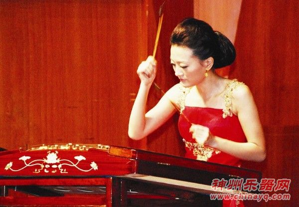 美女吴娴娴扬琴演奏会 - 神州乐器网新闻