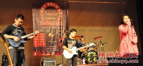 巾帼不让须眉，学生组合李晓宇与魏新梅颇有大将之风