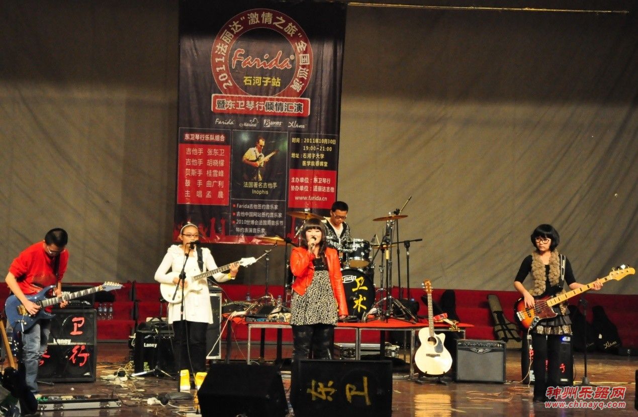 学生乐队何欣烨、陈婉盈、王正鹏、孟晨、李若诗新生代的表演令人难忘