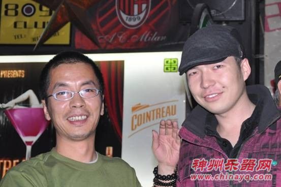 阿健老师今天是主办人，表演者还是颁奖人，忙啊!