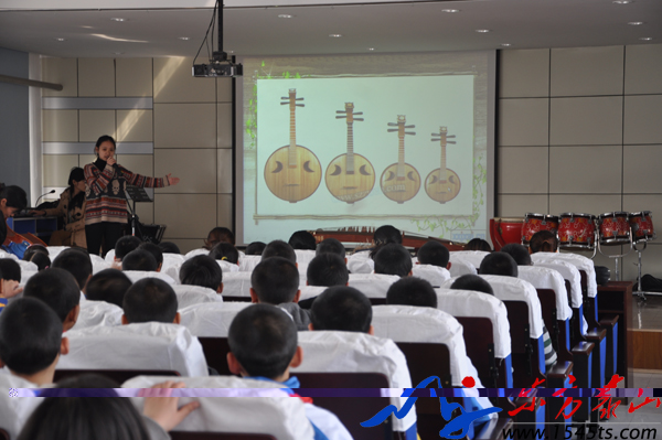 “乐器知识”进校园活动走进粮食市小学