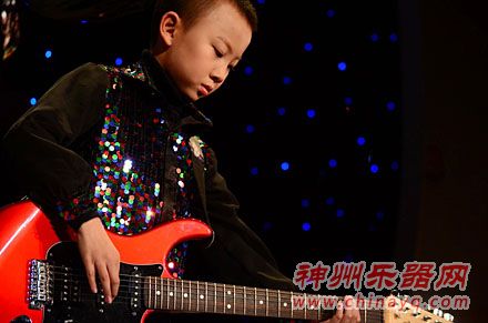 毛浩源携FE-5 CAR《迎接黎明》