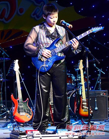 田集文&法丽达DK-28F BSD演奏原创《驶向小镇的蒸汽机车》