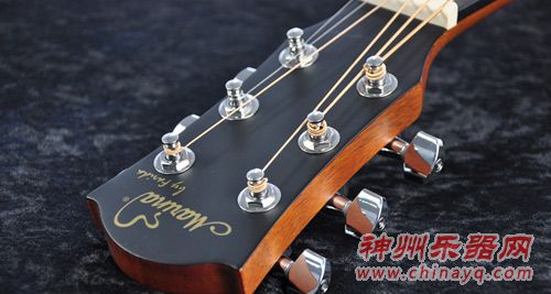 大音量好手感 玛丽娜MT-06 NS时尚旅行吉他