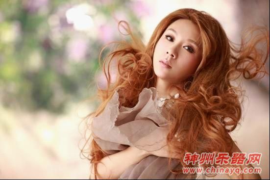 歌手涂紫凝发专辑《不停梦想》贺神九天宫对接