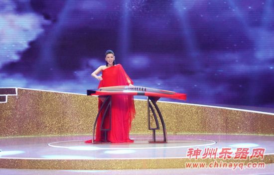 “古筝女神“张晓棠演绎怀旧金曲 献唱七夕特别节目