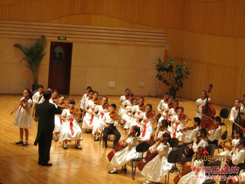 因为爱&mdash;&mdash;陈建新从艺40周年师生小提琴音乐会演绎爱与感恩的交响