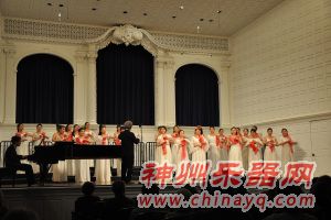 中央音乐学院合唱团一行56人赴美访问载誉归来