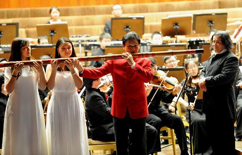 “中西建交40周年音乐会”在马德里纪念碑剧院举行