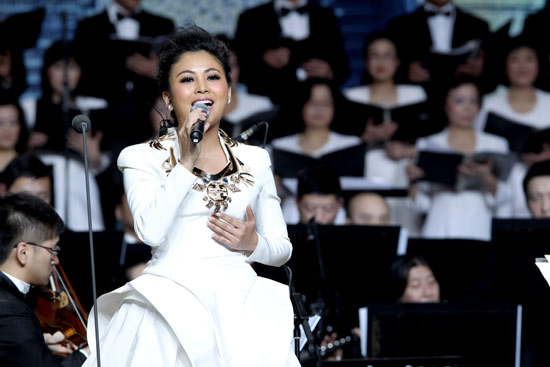 阿鲁阿卓多台春晚献唱 《美丽中国》送祝福