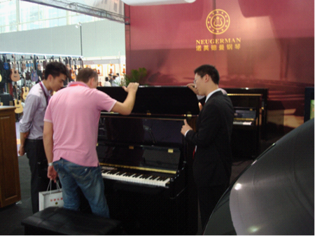 德国诺英德曼钢琴亮相广州国际乐器展览会