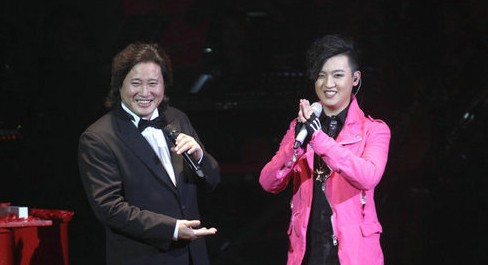 钢琴才子李照与戴玉强飚高音