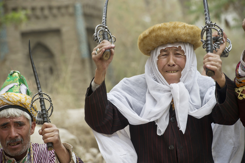 莎车县民间艺人最多的县演奏萨巴依乐器