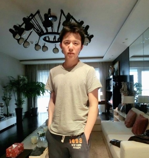 钢琴巨星李云迪罕见家居照