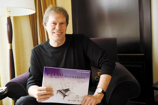 孩子初学钢琴 不必急着买琴