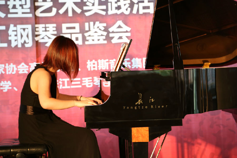 杭州站巡礼-琴音婉转绕西湖