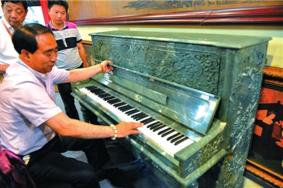 京交会出现石头钢琴
