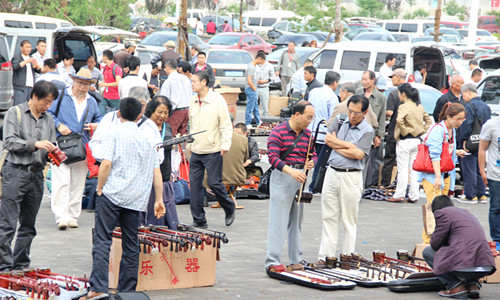 &ldquo;展外有展&rdquo; 跳蚤乐器展销会