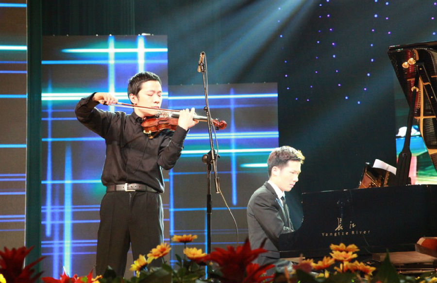 距第三届长江钢琴音乐节开幕还有2天——话说二届 盛事空前（三）