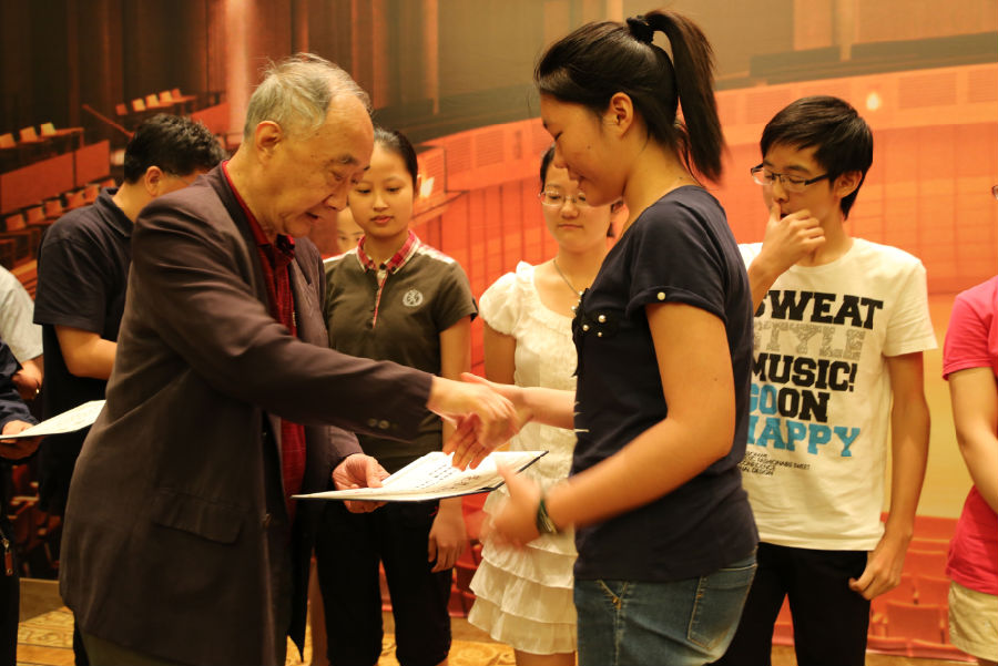 赛事直播间——“中国音乐‘小金钟’奖长江钢琴第一届全国钢琴比赛”召开半决赛成绩公布会议