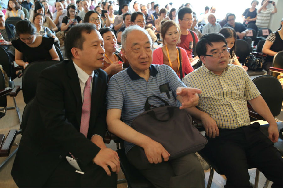 中国音协钢琴学会理事参观长江钢琴生产基地为民族品牌喝彩