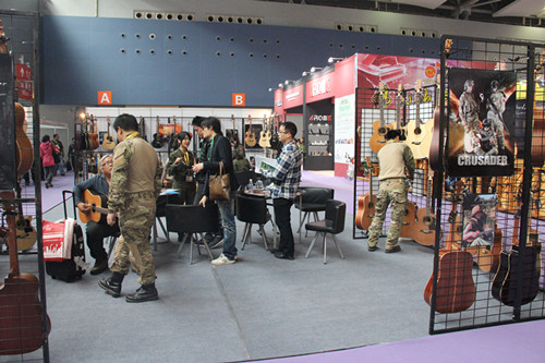 来2014羊城乐器盛典狂野一把