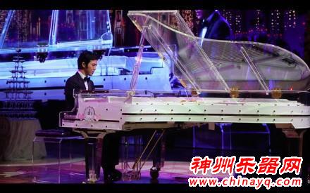 李云迪弹钢琴助兴黄晓明baby婚礼