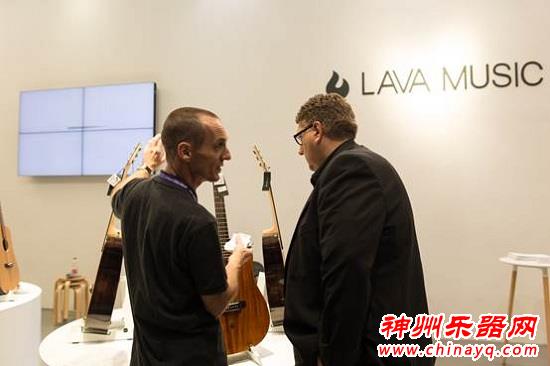 现场为你展示2015上海乐器展 LAVAGUITAR展位盛况