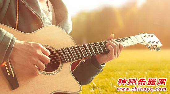 网易酷品栏目推出新活动 试用GEEK智能木吉他