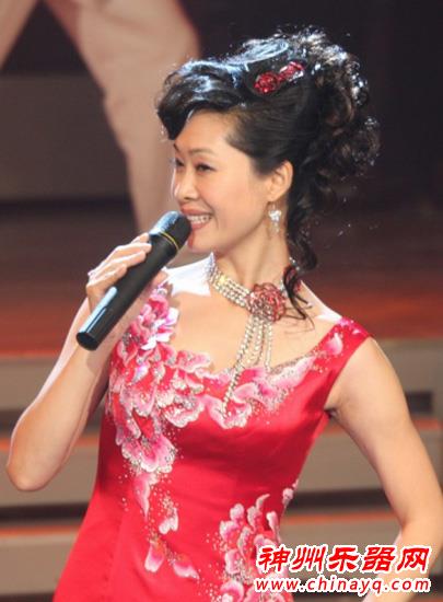 那些春晚军旅歌手 彭麻麻居首位