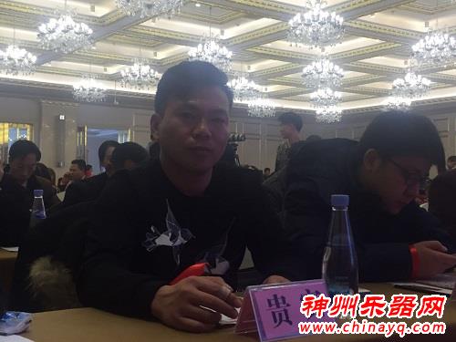 器乐达人、原创歌手范文泽助力万名贫困儿童助学公益活动