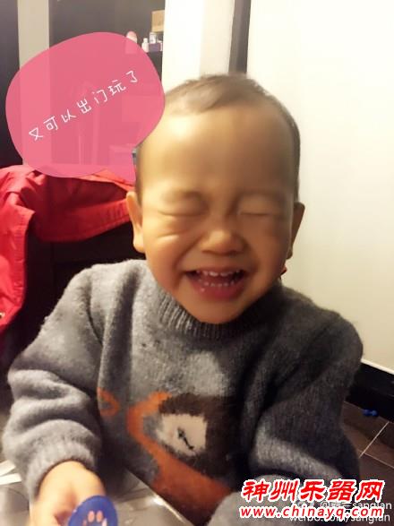 桑兰变晒子狂魔 弹钢琴+打酱油+玩耍都要炫