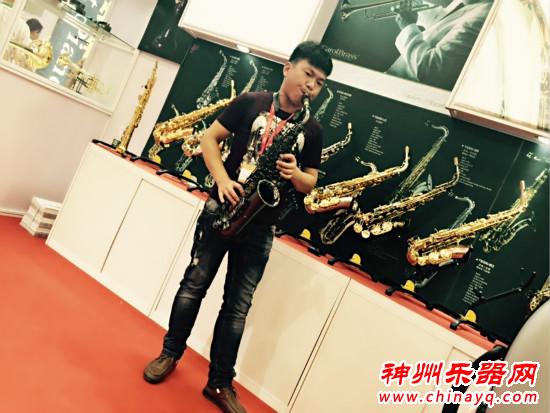 器乐达人范文泽老师受邀参加2015广州乐器展