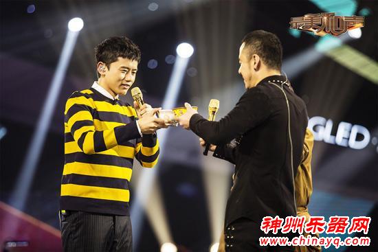 《最美和声》上演“拼酒大赛”