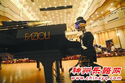 机器人与人类钢琴师斗琴谁会赢？