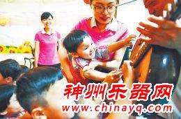 福利院内的别样端午节