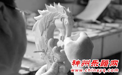 里弦外弦280根线 将马头琴打造成东方小提琴