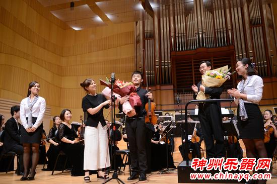 谯智现身音乐会 小提琴奏响绿城郑州