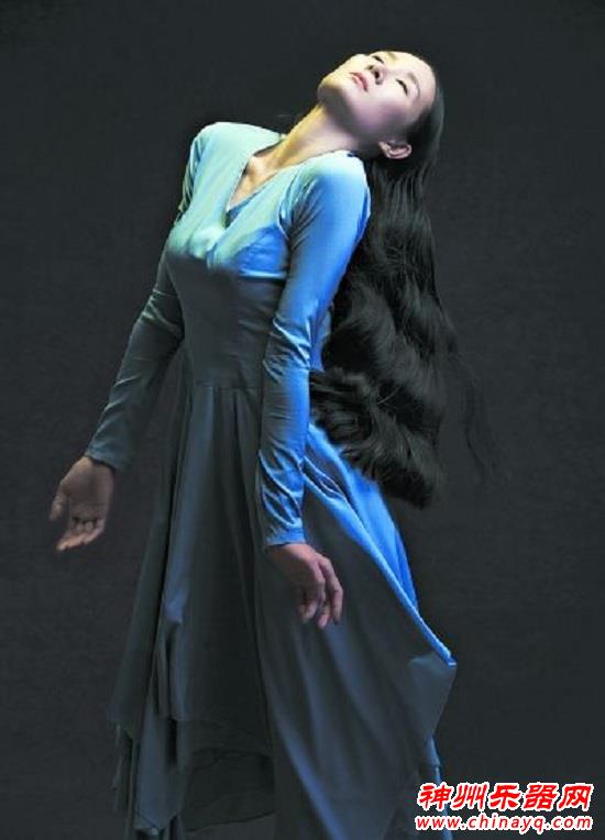 舞蹈家王亚彬化身小说中筱燕秋 追寻生命的主