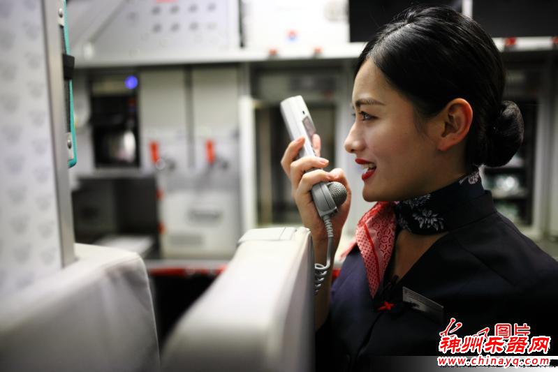 走进90后空姐的业余生活：看书 跑步 弹吉他