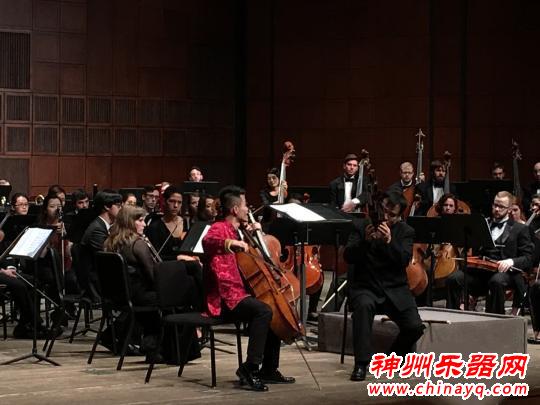 美国辛辛那提新年音乐会完美演绎中西方乐器合