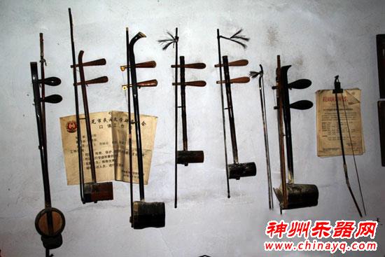 莱芜山村老汉拉二胡60年 每日练习不间断