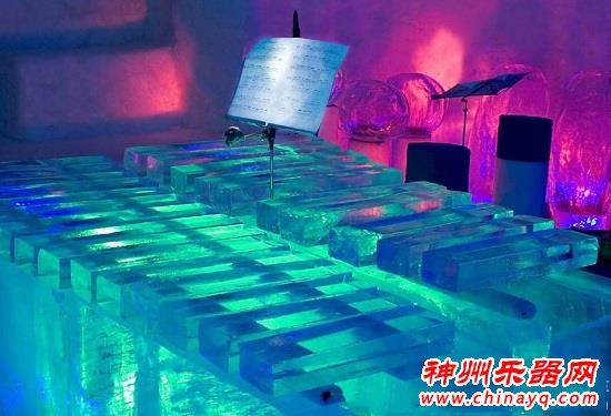 冰块雕琢的乐器 亮相瑞典冰雪音乐会
