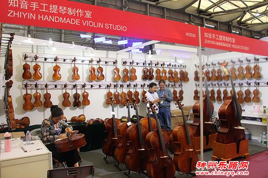 北京知音手工提琴制作室亮相上海乐器展 产品获得中外友人青睐