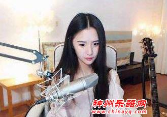 最牛主播年收入1600万 看看她们的神装备